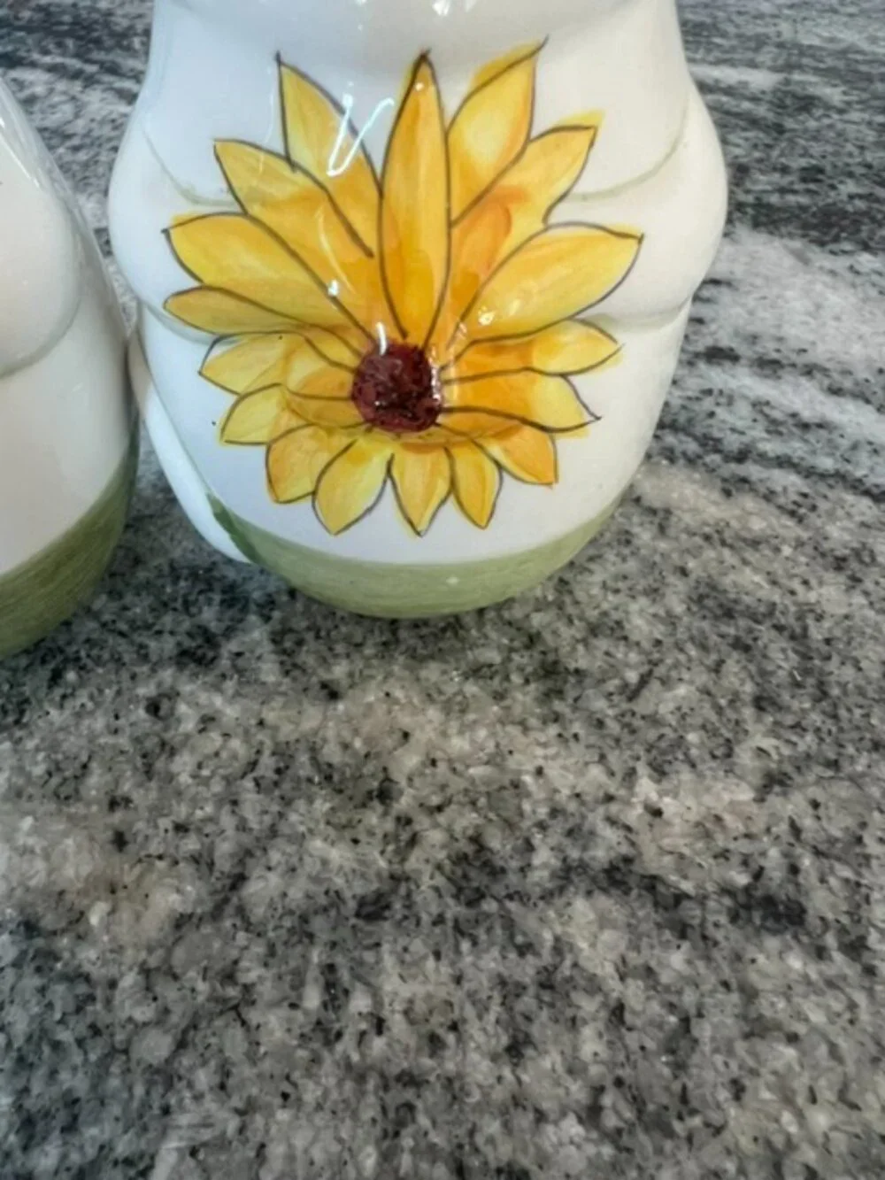 Vintage Laurie Gates‎ Ceramic Mouse Cheese Shaker Set of 2 Sunflower Flower VTG